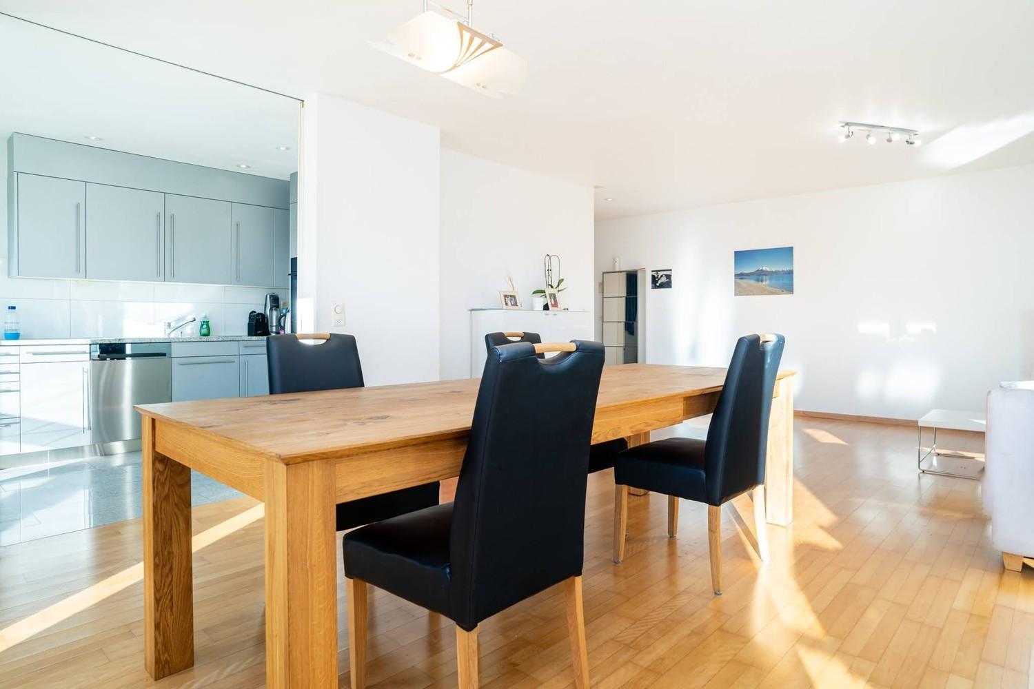 Vk - R - Zuerich Airport - Luxury - Home Stay - Raetschengaessli - โคลเธ่น ภายนอก รูปภาพ